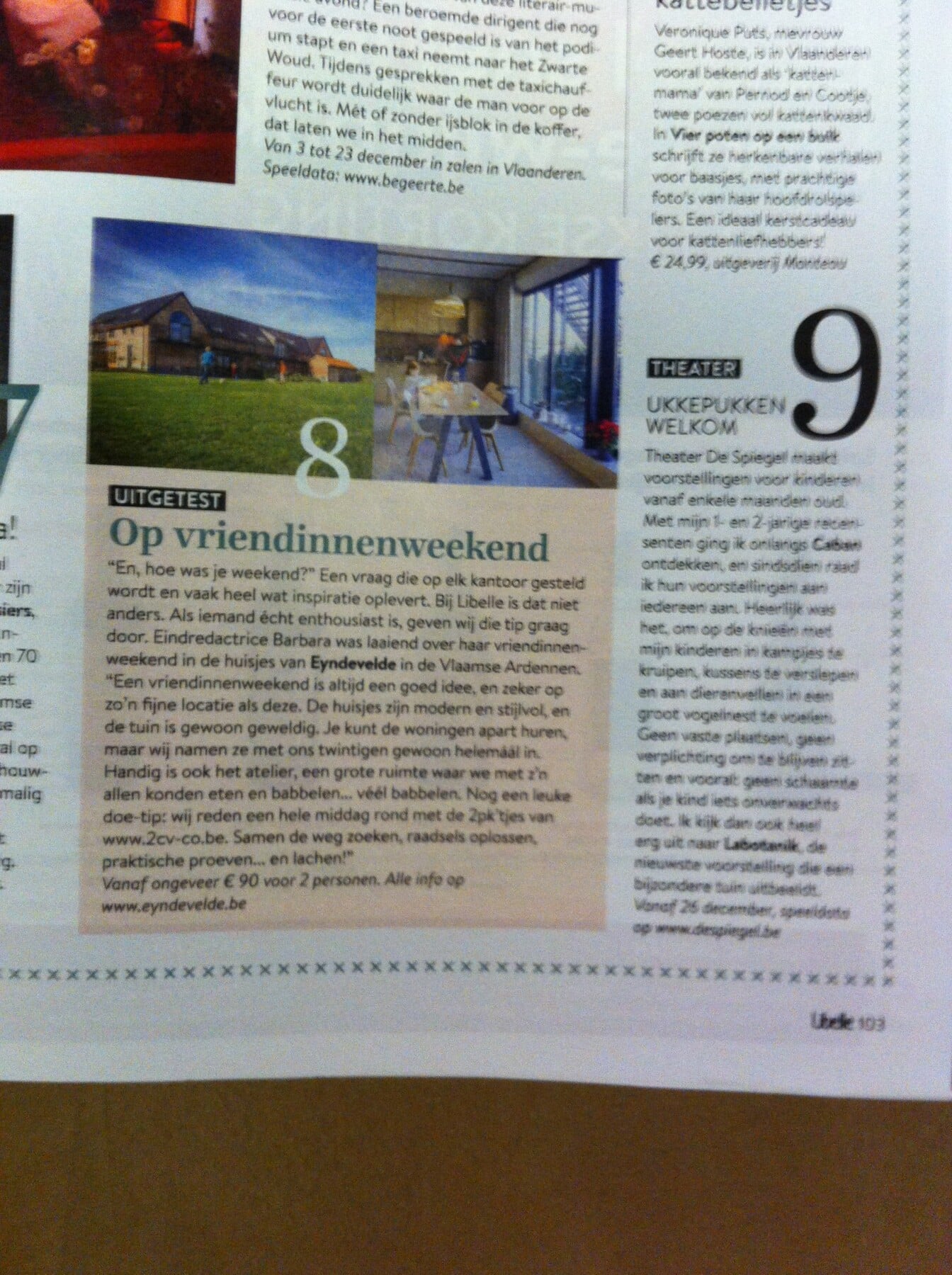 Libelle magazine artikel over vriendinnenweekend in Eyndevelde vakantiehuis met foto van moderne woning